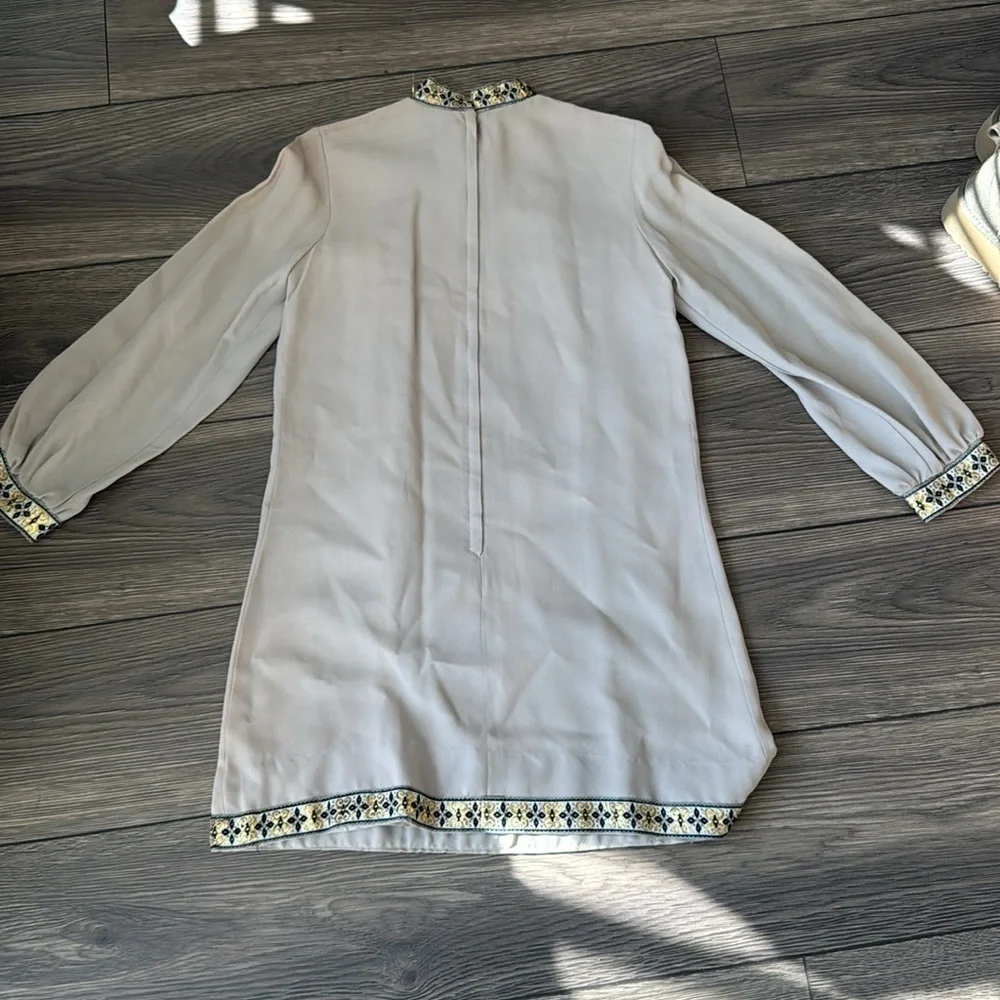 Vintage mod go-go style  long sleeve dress size 7 made of rayon